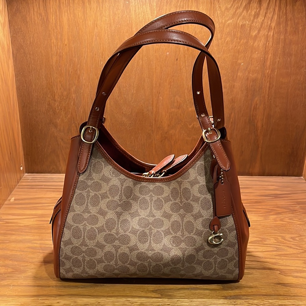 Coach Signature Logo Lori Shoulder Bag - Beautiful!  Excellent condition!